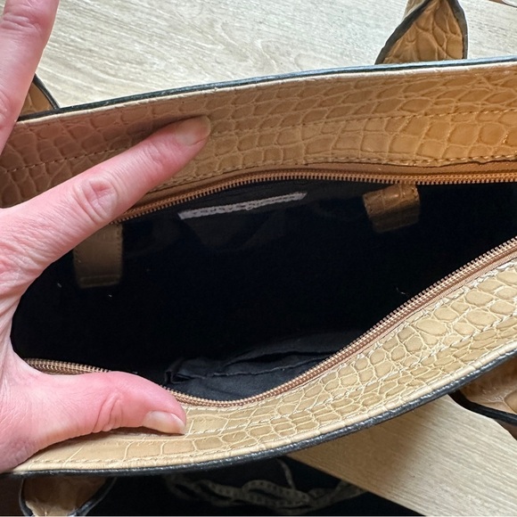 Tommy Hilfiger crocodile style handbag & coin purse - Picture 8 of 10